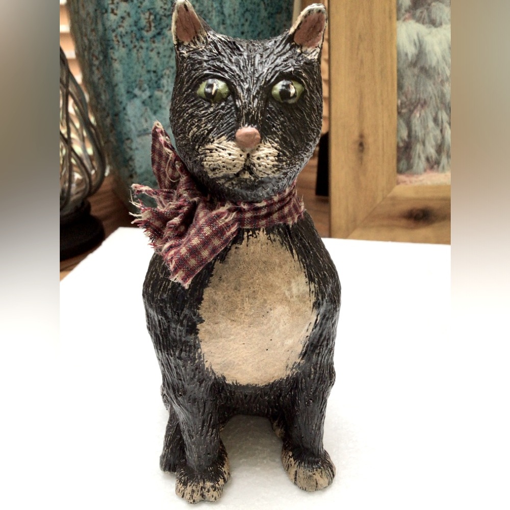 Distressed tuxedo cat figurine with rag collar. EUC.